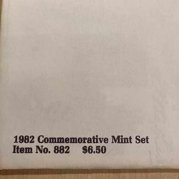 USPS 1982 Commemorative Mint Set of Stamps w\Stamps Sealed - Picture 2 of 9